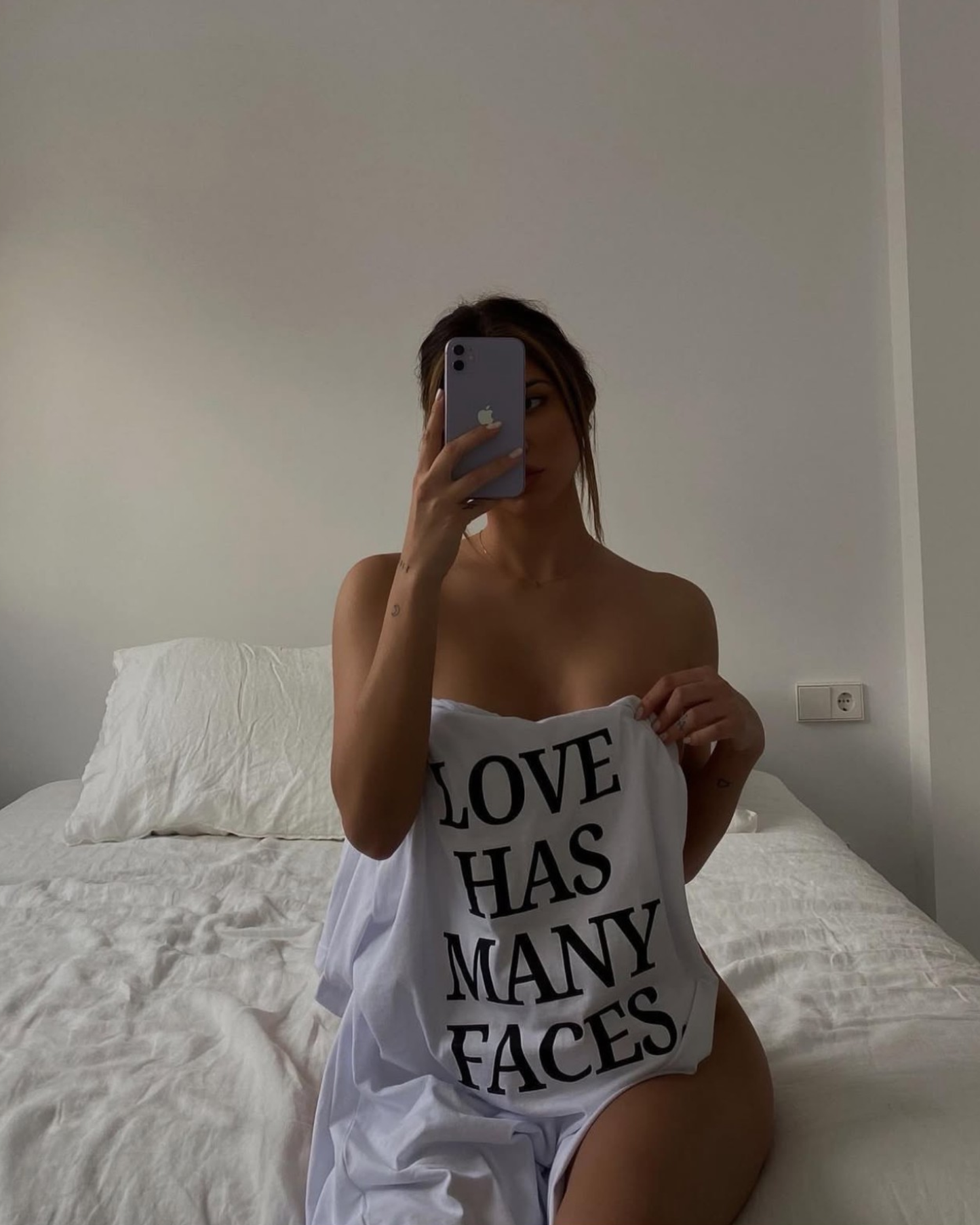 LOVE FACES TEE