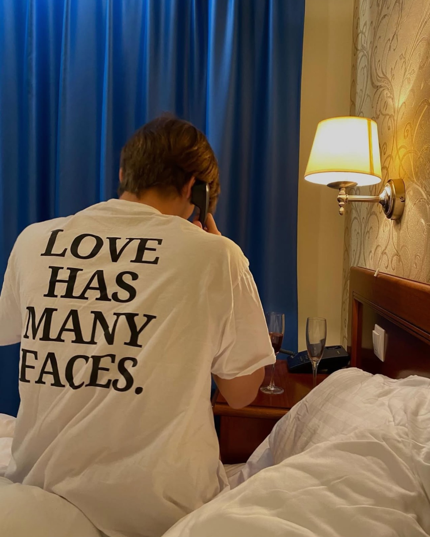 LOVE FACES TEE