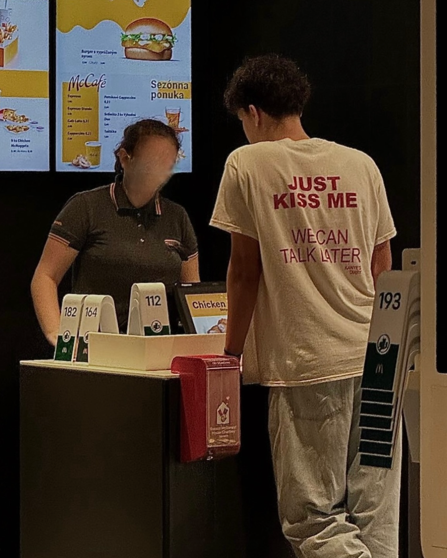 KISS ME T-SHIRT