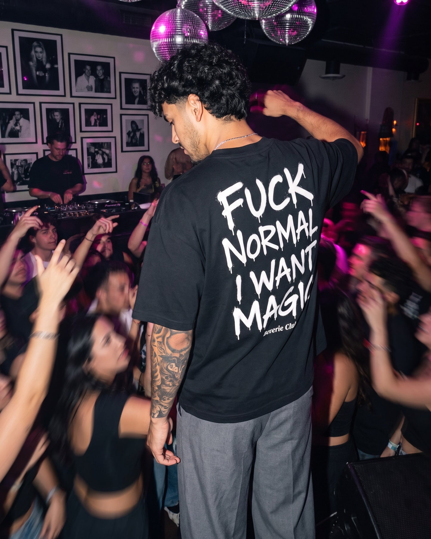 MAGIC TEE