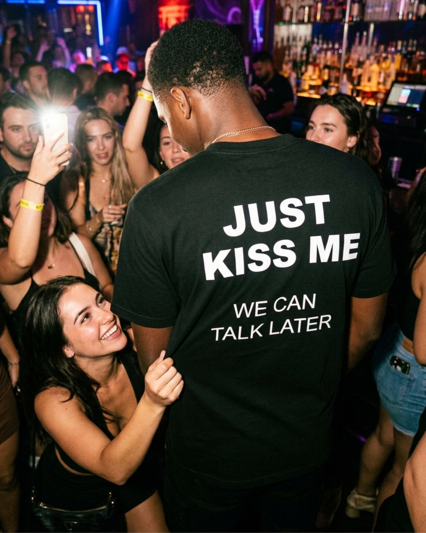 KISS ME TEE