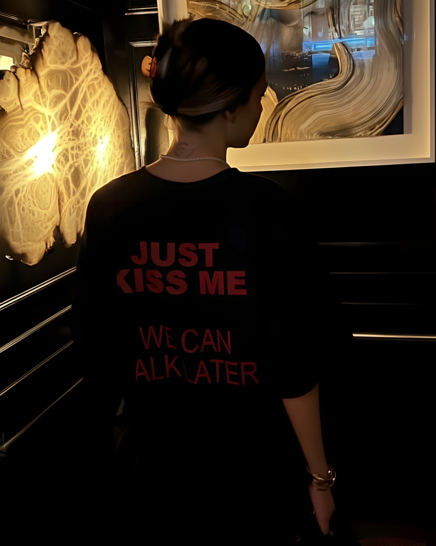 KISS ME TEE